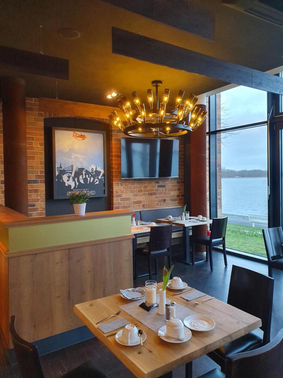 斯特拉松德海芬瑞斯登兹酒店 施特拉尔松德 外观 照片